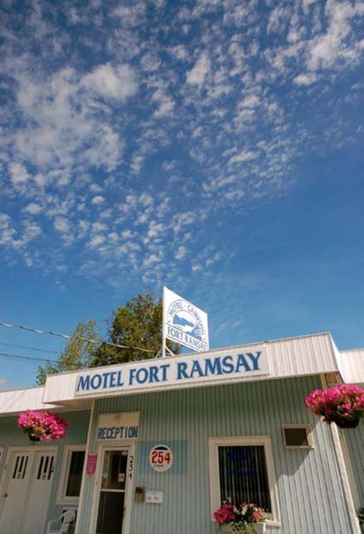 Motel & Camping Fort Ramsay Gaspé Extérieur photo